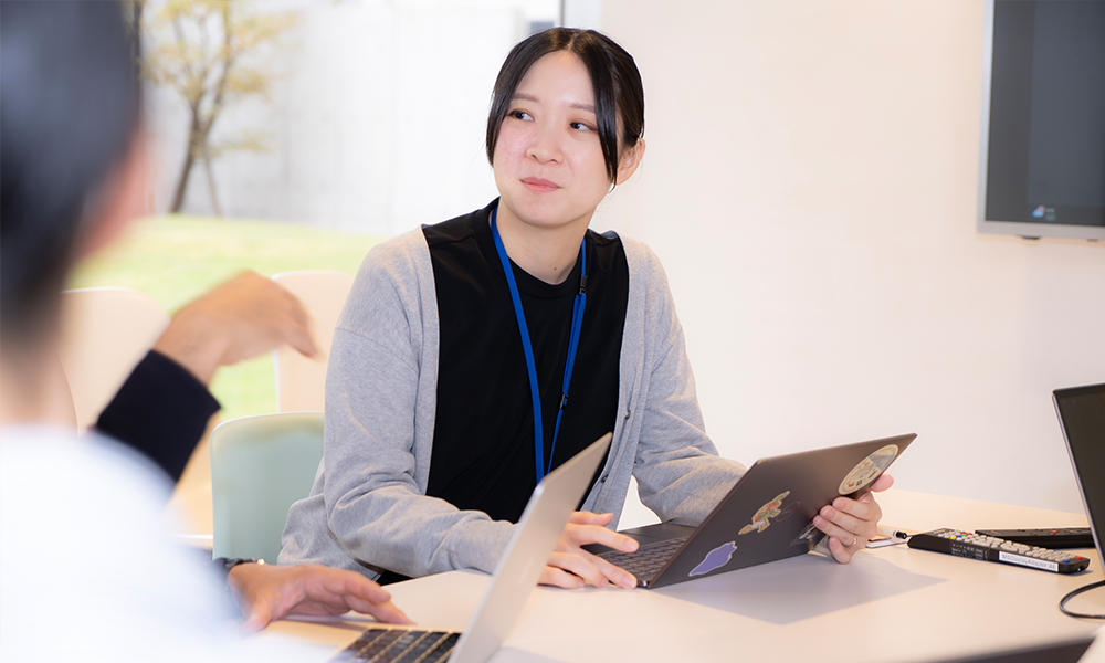 海外部社員インタビュー写真02