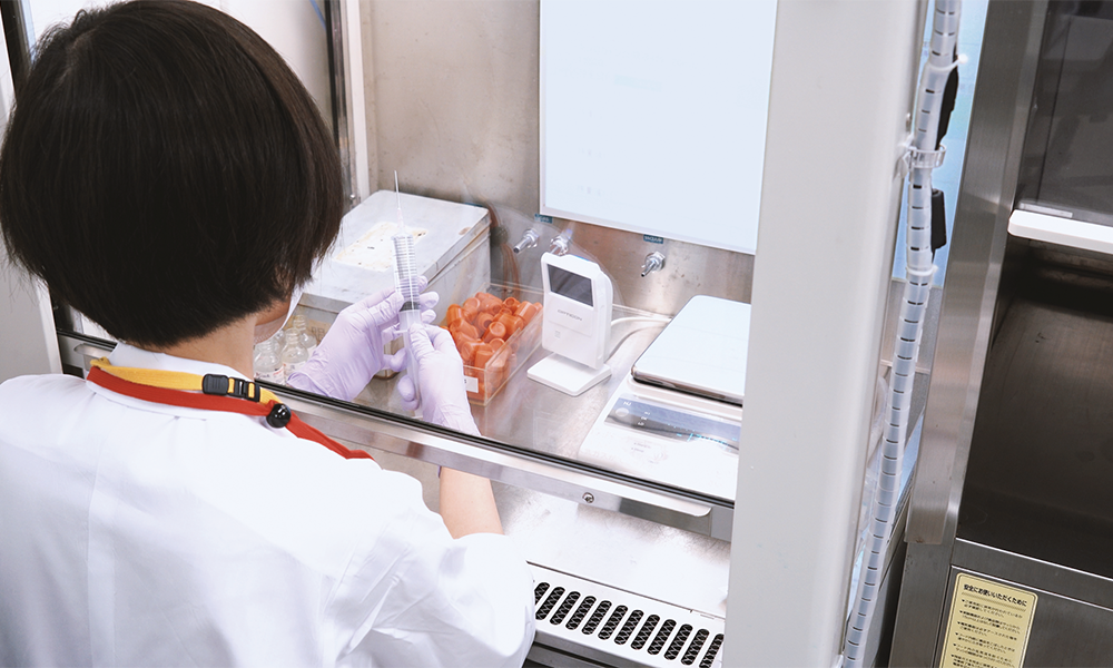 院内製剤支援システム AddDis-FC 院内製剤の様子