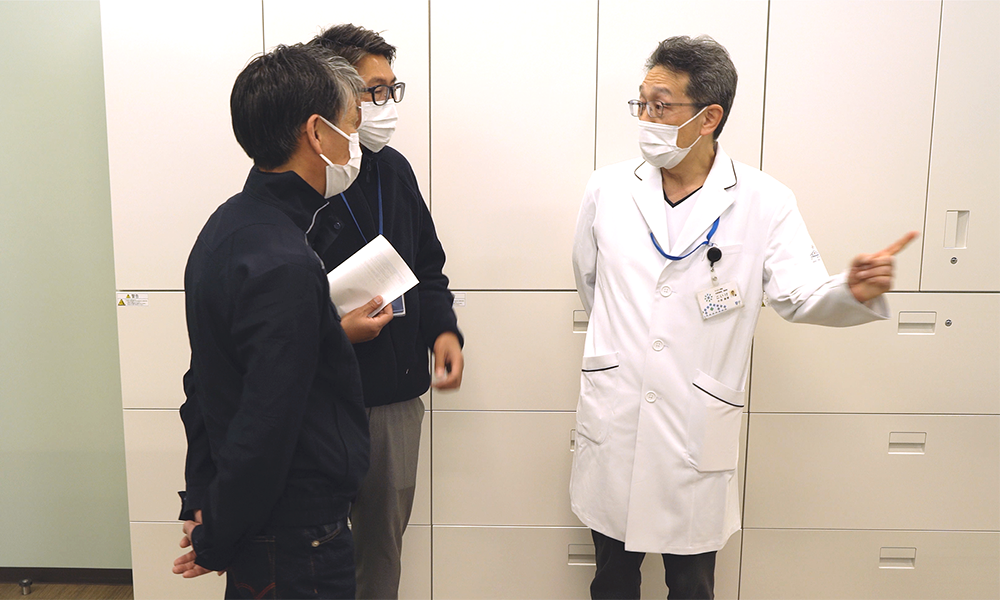 アイケイ薬局 現地担当によるアフターフォローの様子